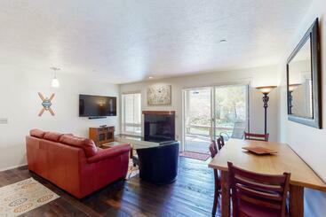 Hotel 2498 Indian Springs