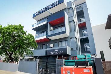 Hotell Super Townhouse Artemis Hospital Near Appu Ghar