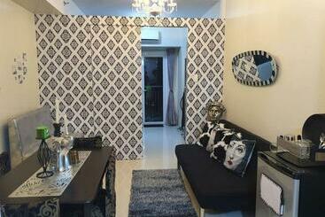 Aparthotel Panoramic View Of Taal 1727 Smdc With Wifi And Free Indoor Parking