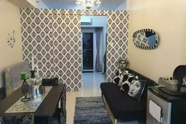 Aparthotel Panoramic View Of Taal 1727 Smdc With Wifi And Free Indoor Parking