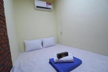 Отель Kamar Keluarga Tanjung Priok