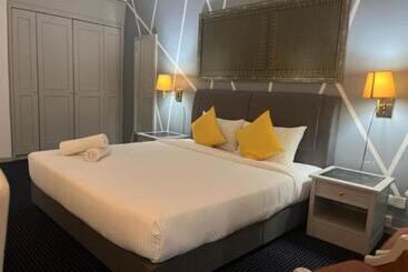 Отель Paradise By The Sea In Penang By Veron At Rainbow Paradise