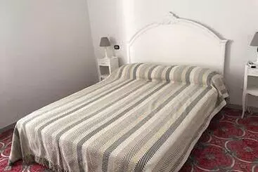 هتل R&d Rest And Dream Capri