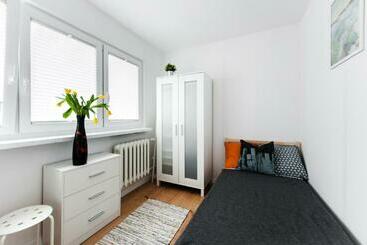 پانسیون Room, Kochanowskiego 32