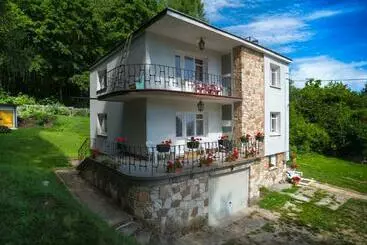 Aamiaismajoitus (B&B) Willa Bona Blisko Zamku Królewskiego I Rezerwatu W Gratisie Nocne Zwiedzanie Miasta Z Wyłączeniem 6