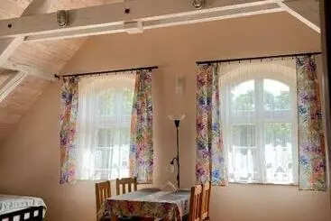 Czarna Jachta   Na Szlaku Legend           Pokoje Nad Jeziorem