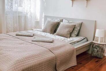 هاستل Bankowa 8 Guest Rooms