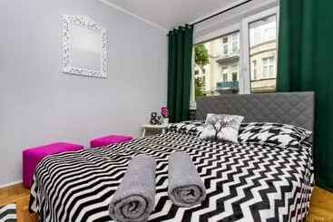 Albergue Clicktheflat Hoża Street Apart Rooms