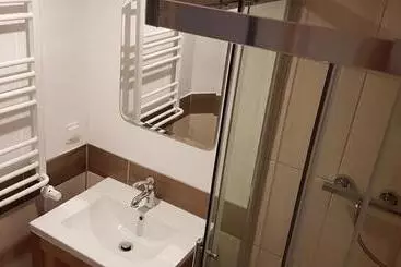 Aamiaismajoitus (B&B) Pokoje Gościnne Art  Dworek