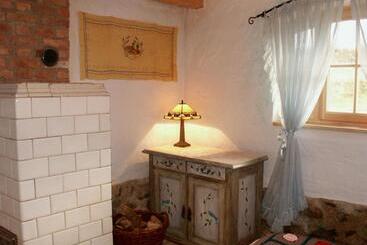 Pod Tulipanem Nad Jeziorem