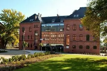 Szkolne Schronisko Młodzieżowe Dąbrówka