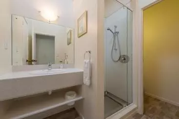 By The Bay Beachfront Apartments