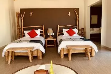 هتل Agama Lodge
