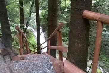 Góralska Czarcia Chata Pod Jałowcem