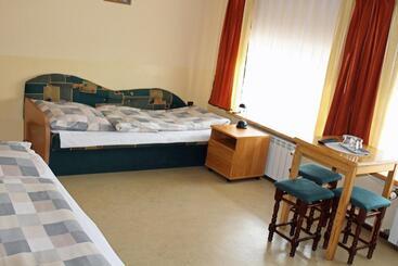 فندق على الطريق Bar Malwa