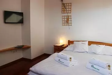 Bed & Breakfast Rezydencja Bukowy Dwór