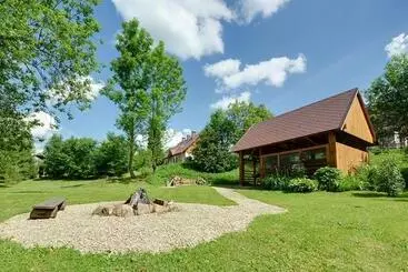 Aamiaismajoitus (B&B) Rezydencja Bukowy Dwór