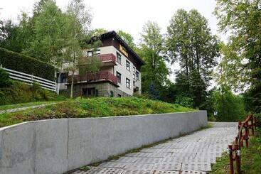 پانسیون Willa Mona