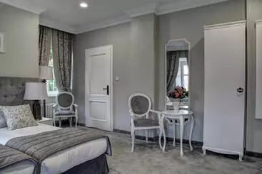 Aamiaismajoitus (B&B) Pałac W Bądzowie