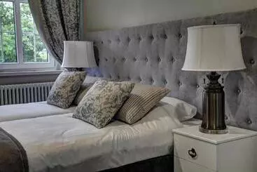 ベッドアンドブレックファースト Pałac W Bądzowie