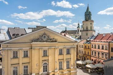 تختخواب و صبحانه Trybunalska