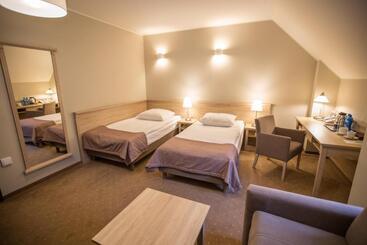 호텔 Zajazd Pod Szyszkami