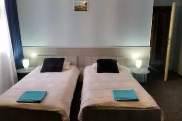 Auberge Mona   Elbląg Noclegi Centrum