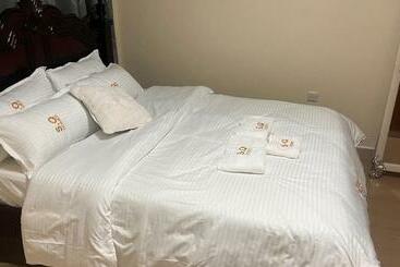 Pensión Shelton Apartments