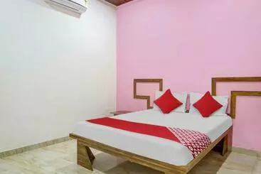 Hotel Flagship Ayush Greenhills Executive Lodging