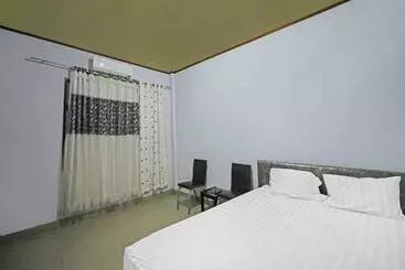 Hotelli Spot On 92230 Penginapan Metro Parepare