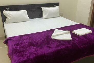 ペンション Manu Residency Hotel Greater Noida