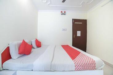 Hotel Oyo Flagship 80754  Silver Point