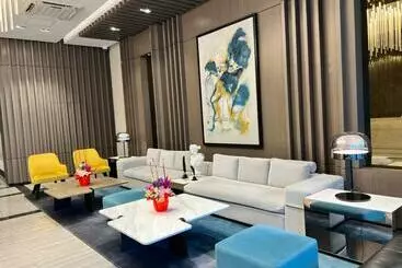هتل آپارتمان Uptown Parksuites Ii