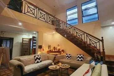 ユースホステル Modern Peak Suites