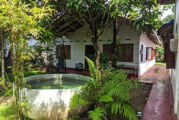 Pension Sirimeduraguest