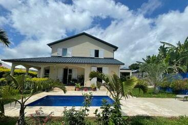 مبيت وإفطار Mon Ti Kaz Mon Ti Bonheur