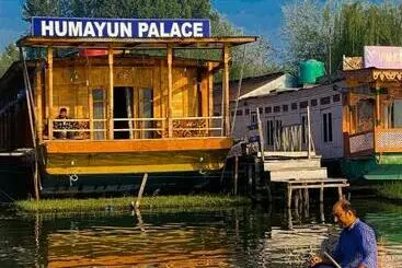 Hotel Humayun Resort