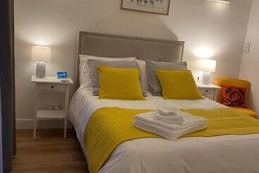 민박 Rural Retreat In Devon