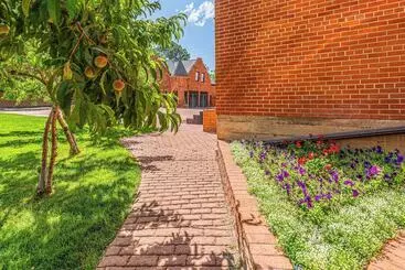 Aamiaismajoitus (B&B) Orman Mansion   Pueblo S Most Luxurious Stay!