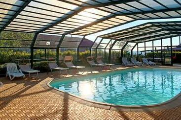 Agriturismo Macchia Al Pino