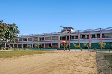 Hôtel Flagship Rajaram Singh Blessing Garden And