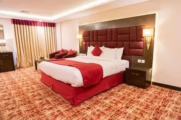 هتل Ramada By Wyndham Murree Lower Topa Resort