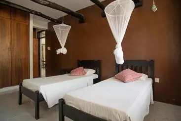 Bahari Dhow Beach Villas