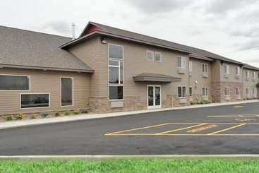 בית מלון כפרי Canby Inn And Suites