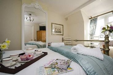 بنسيون Langleigh Guest House