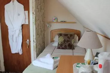 پانسیون Rolling Waves