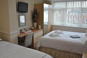 פנסיון Surrey House