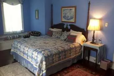 Six Acres Bed & Breakfast