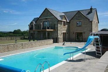 住宿加早餐  Whaddon Grove House