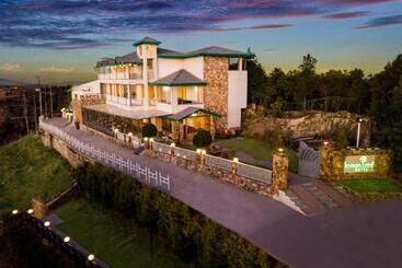 Lemon Tree Hotel, Mukteshwar